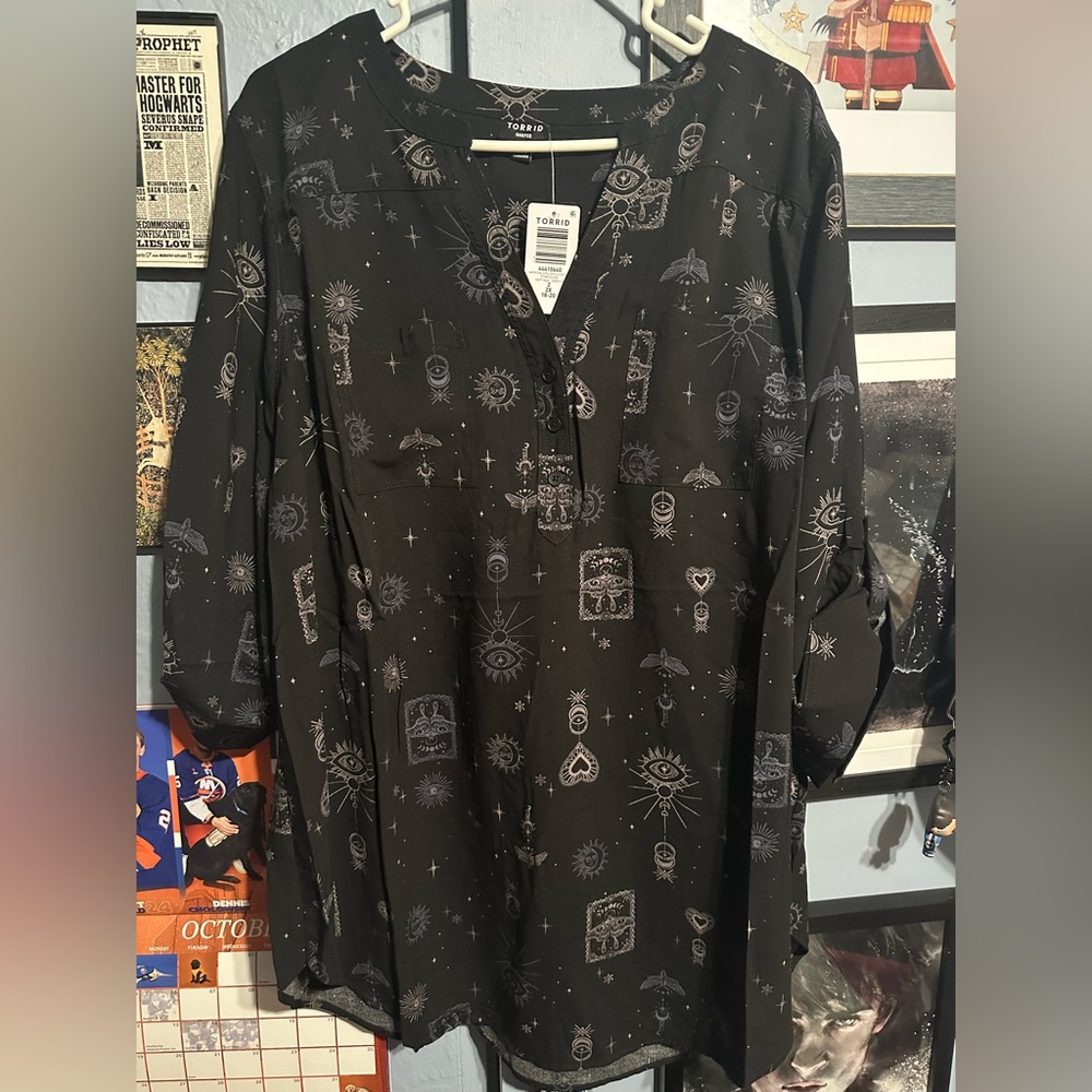 Torrid Harper Black Celestial Print Tunic size 2 NWT